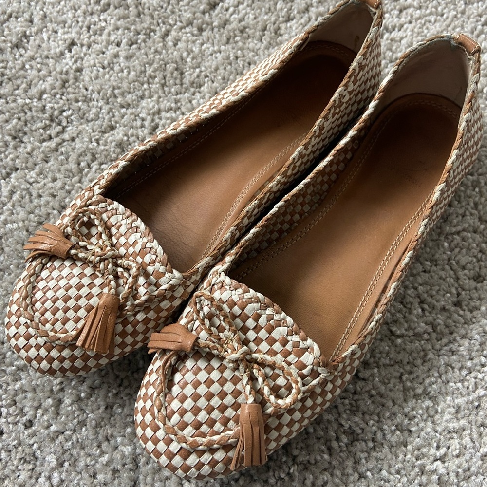 TORY BURCH Woven Leather Flats. Size 6.5